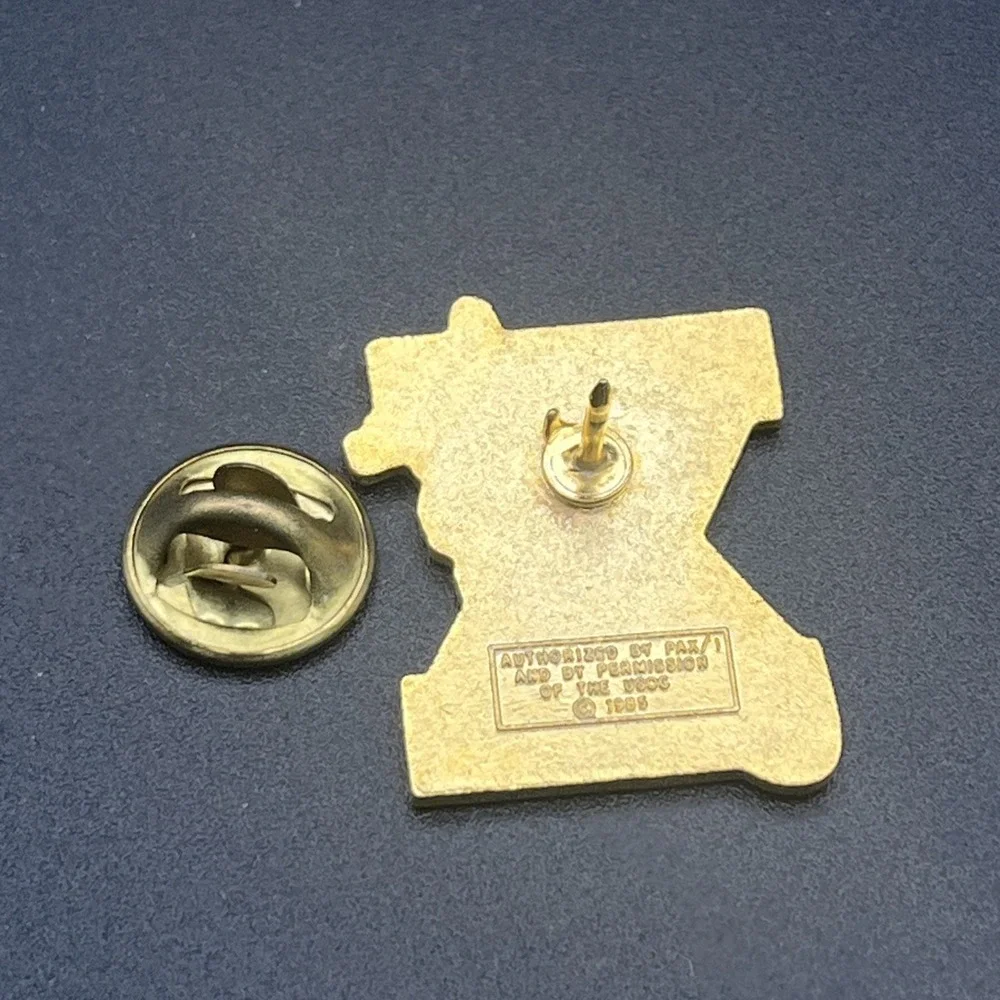 1987 Tenth Pan American Games Marsh Amigo Mascot Cycling‎ Lapel Hat Pin